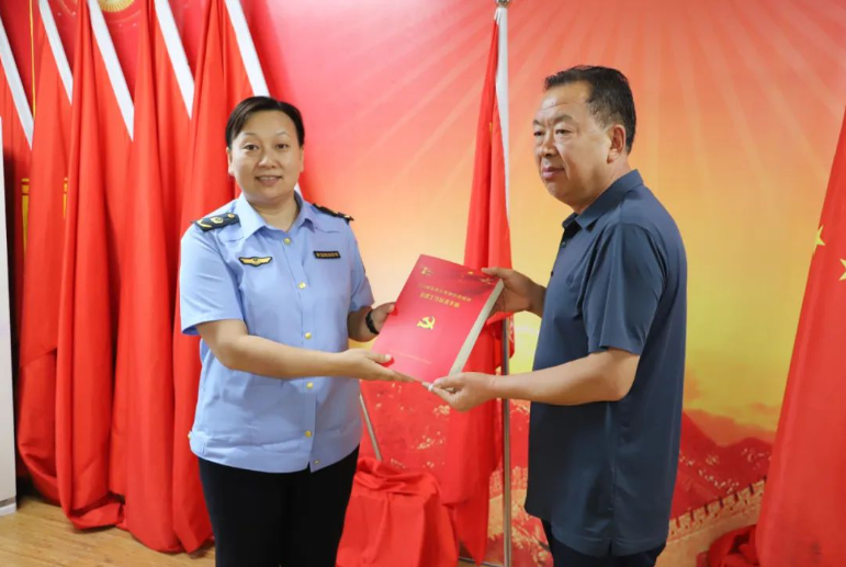  湖濱區(qū)委副書記、區(qū)長喬繼明到三味奇公司調(diào)研